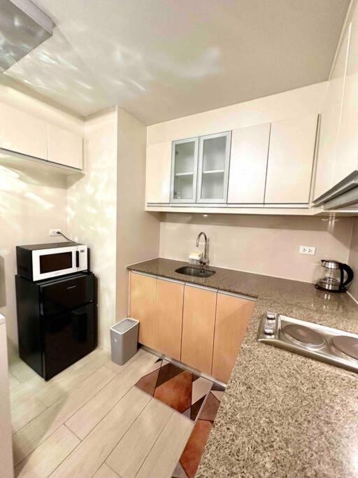 Airport Naia Terminal 3 Insane Interior Apartment มะนิลา ภายนอก รูปภาพ