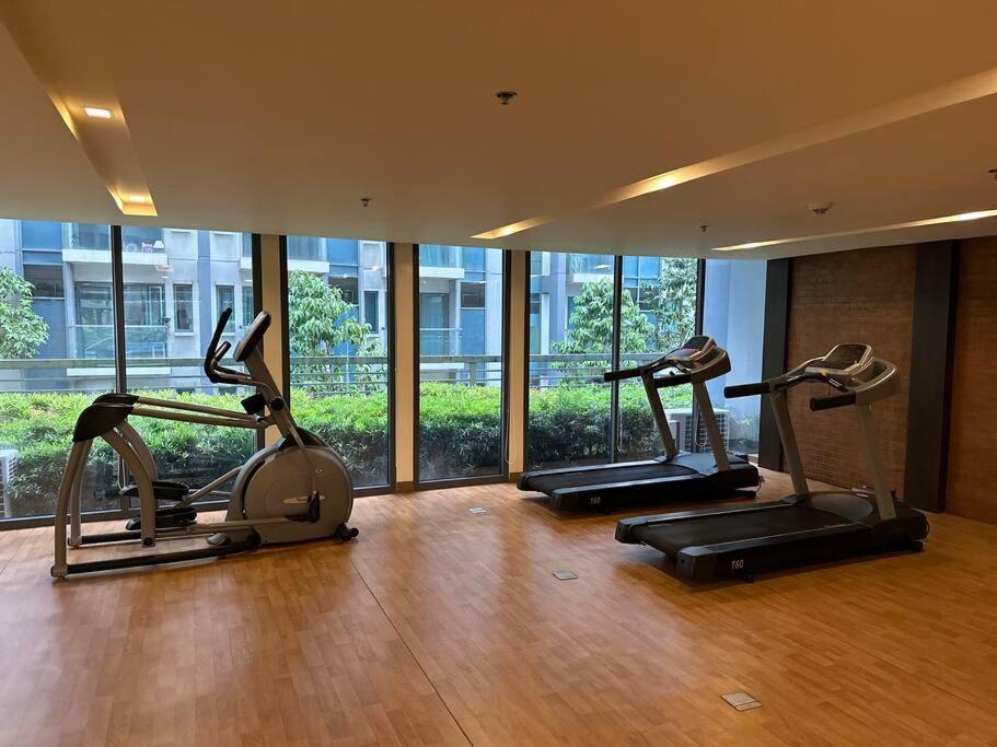 Airport Naia Terminal 3 Insane Interior Apartment มะนิลา ภายนอก รูปภาพ