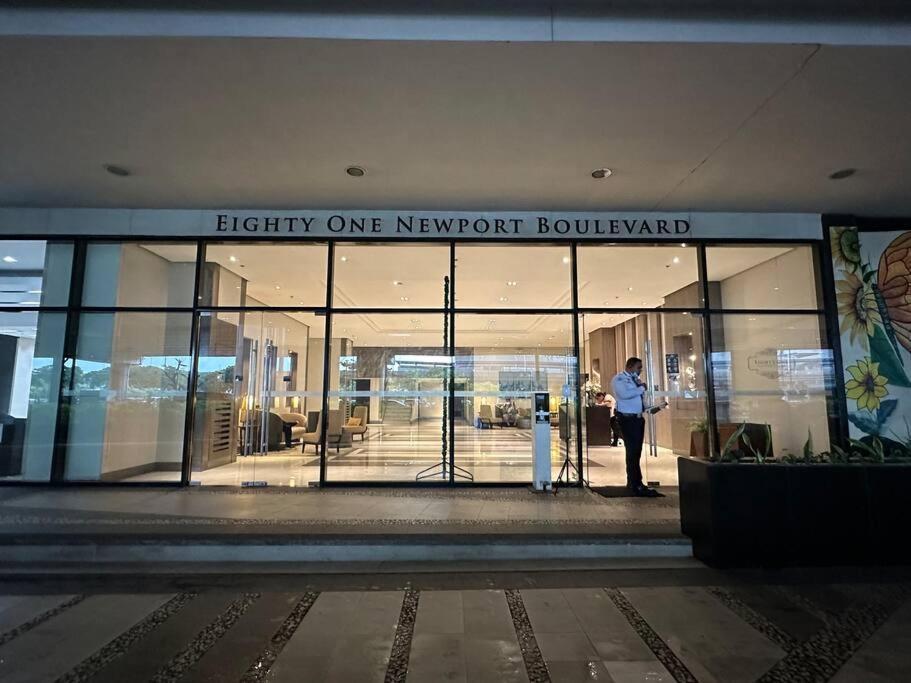 Airport Naia Terminal 3 Insane Interior Apartment มะนิลา ภายนอก รูปภาพ